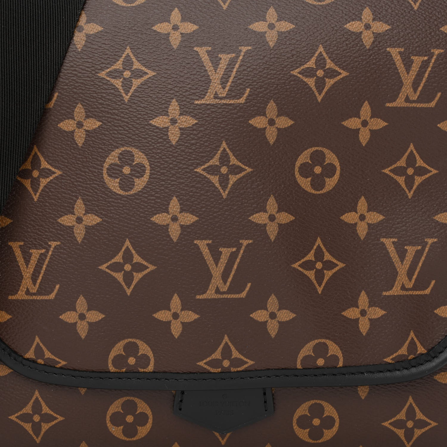 Louis Vuitton Monogram Macassar Magnetic Messenger 7 of 9