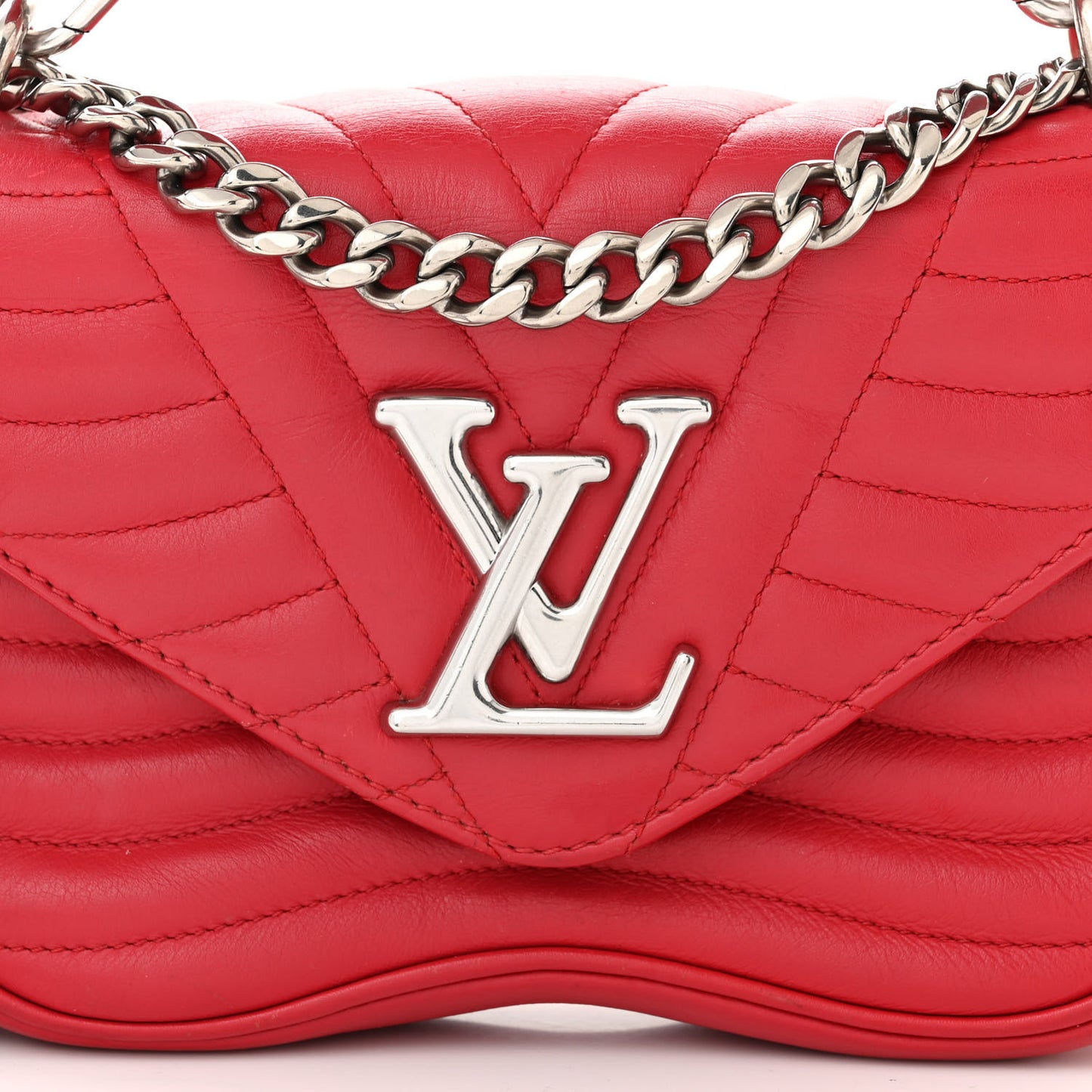 Calfskin New Wave Chain MM Ecarlate