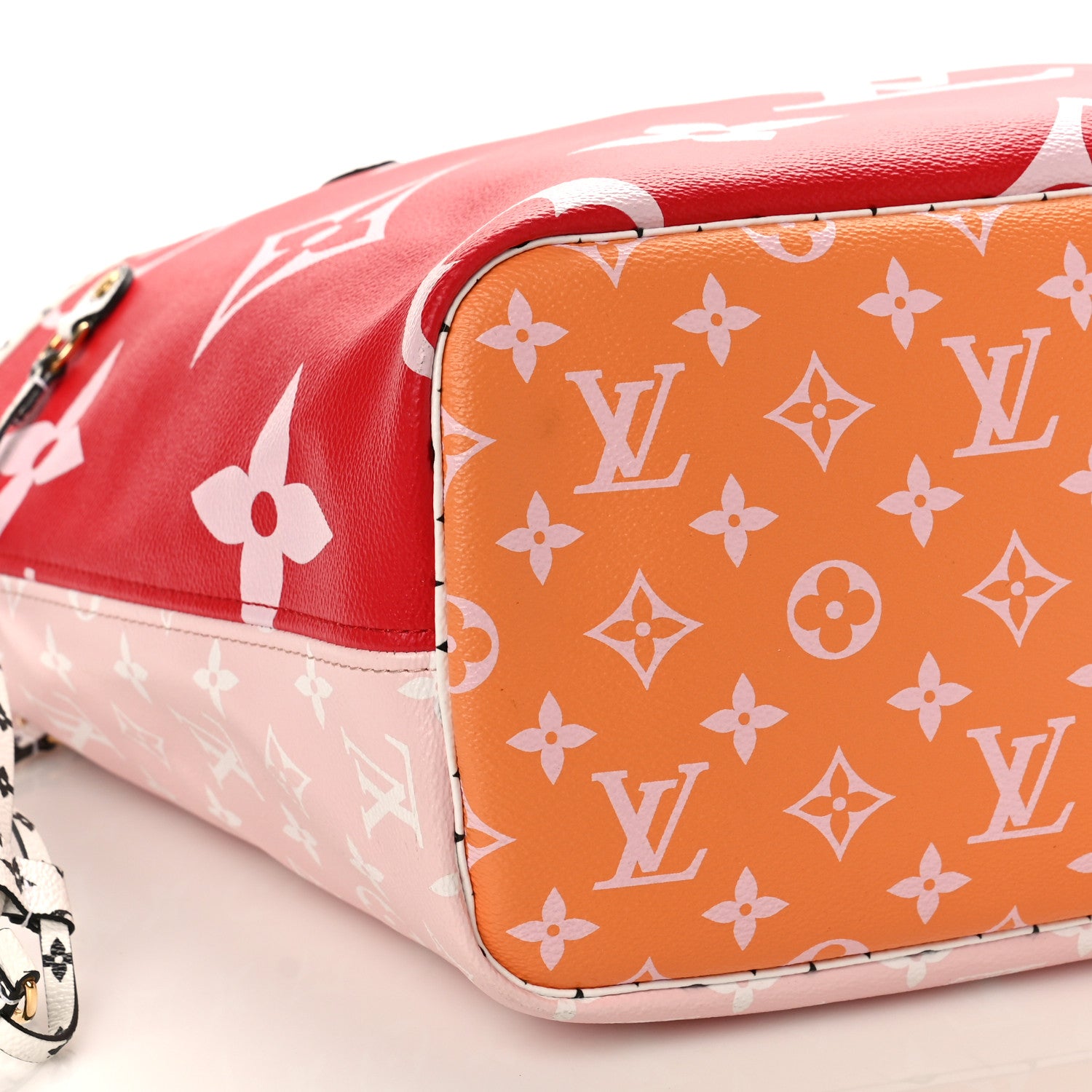 Louis Vuitton Monogram Giant Neverfull MM Rouge 8 of 9