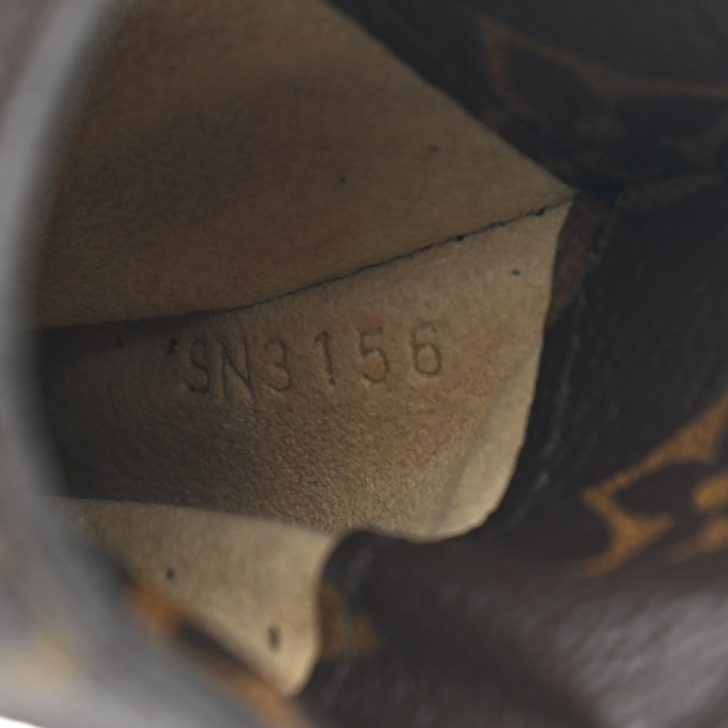 Louis Vuitton Monogram Sunglasses Case MM 7 of 7