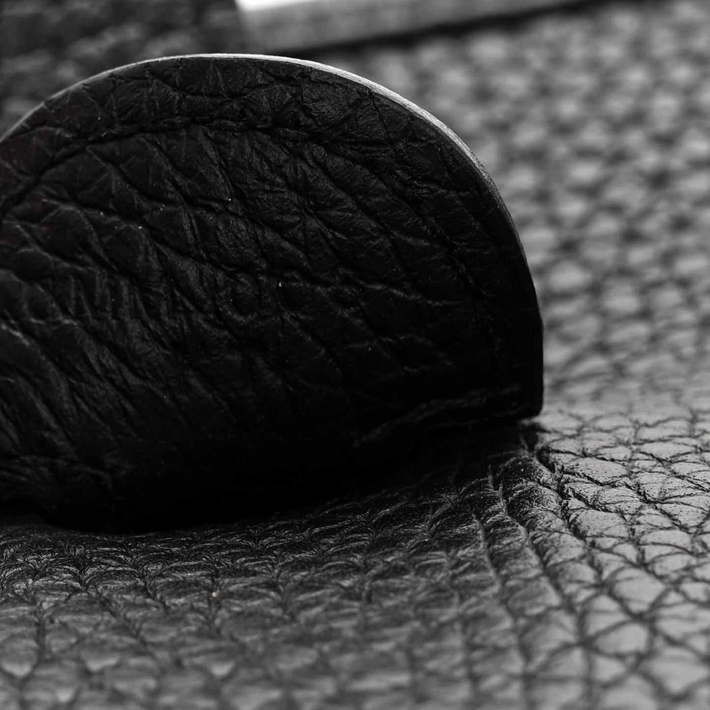 Taurillon Clemence Evelyne III PM Black