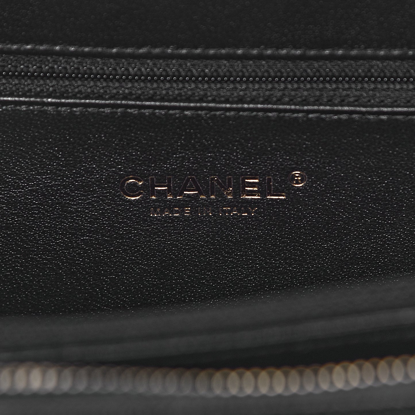 Caviar Quilted Medium CC Filigree Vanity Case Black