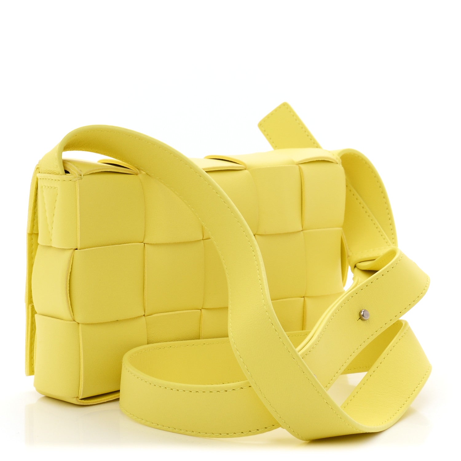 BOTTEGA VENETA ライトイエロー ハンドバッグ Bottega Veneta Lambskin Maxi Intrecciato Small Cassette Crossbody