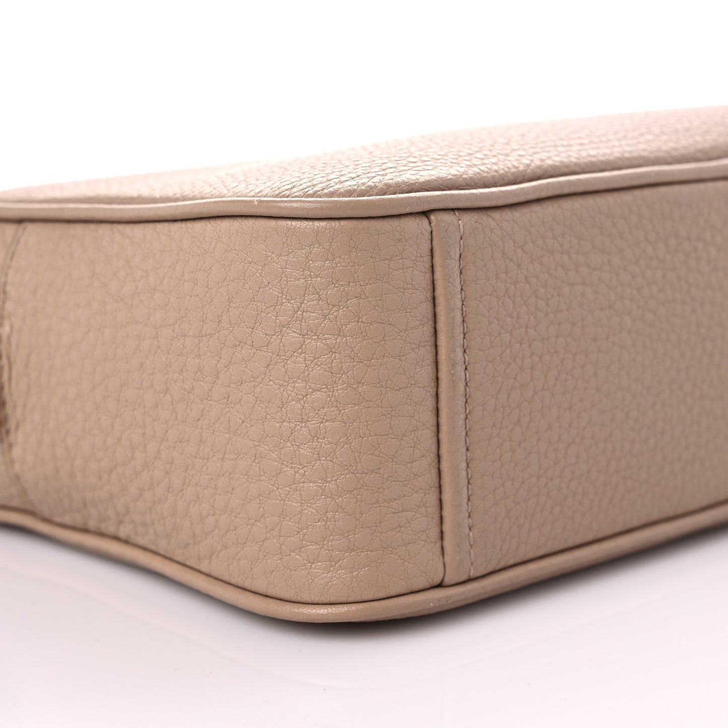 Vitello Phenix Camera Bag Cammeo