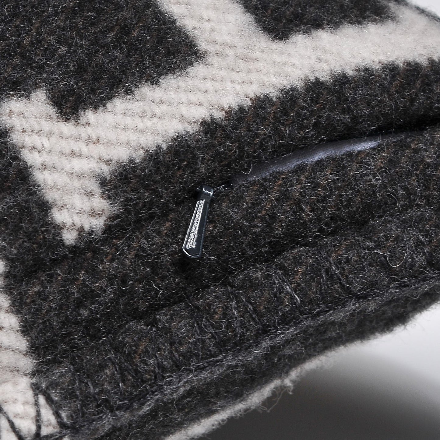 Wool Cashmere Avalon Pillow PM Ecru Gris Fonce