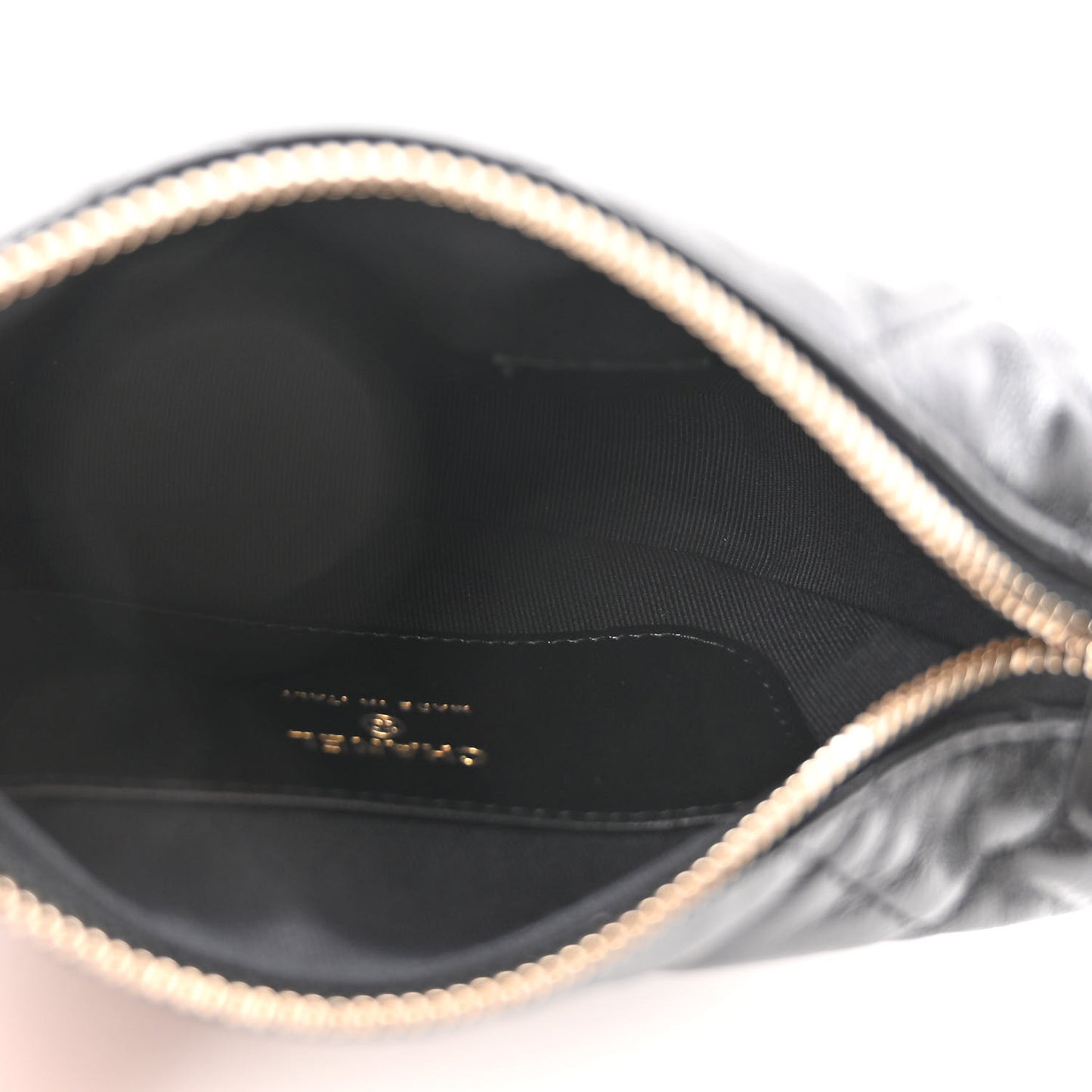 Quilted Chain Around Pouch Black