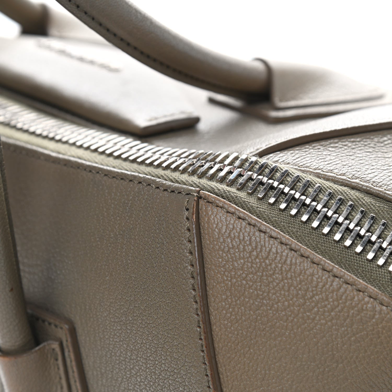 Givenchy Sugar Goatskin Medium Antigona Sand 18 of 25