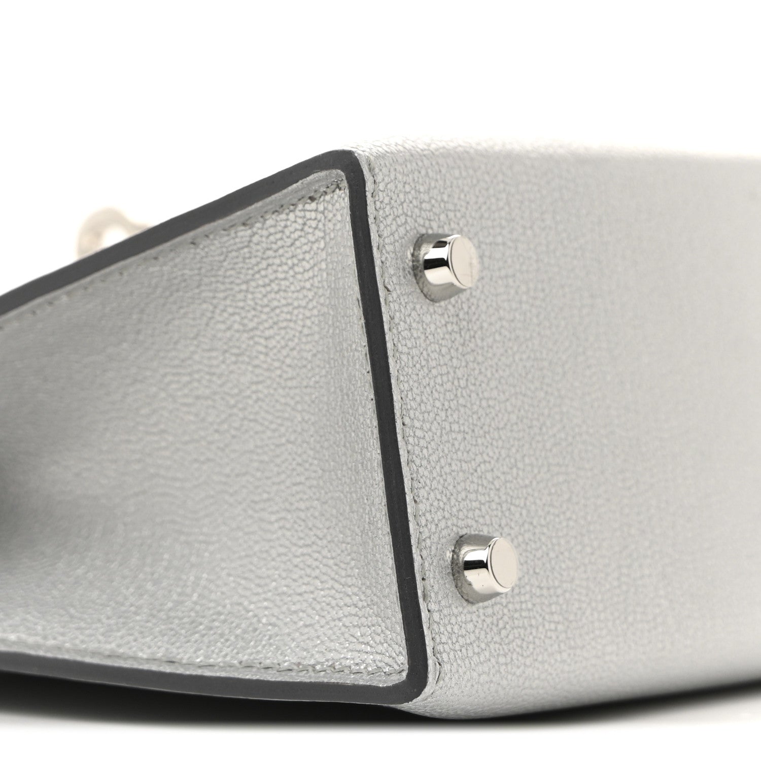 HERMES シルバー レザー ケース Hermes Metallic Chevre Chamkilight Mini Kelly Sellier 20 Argent