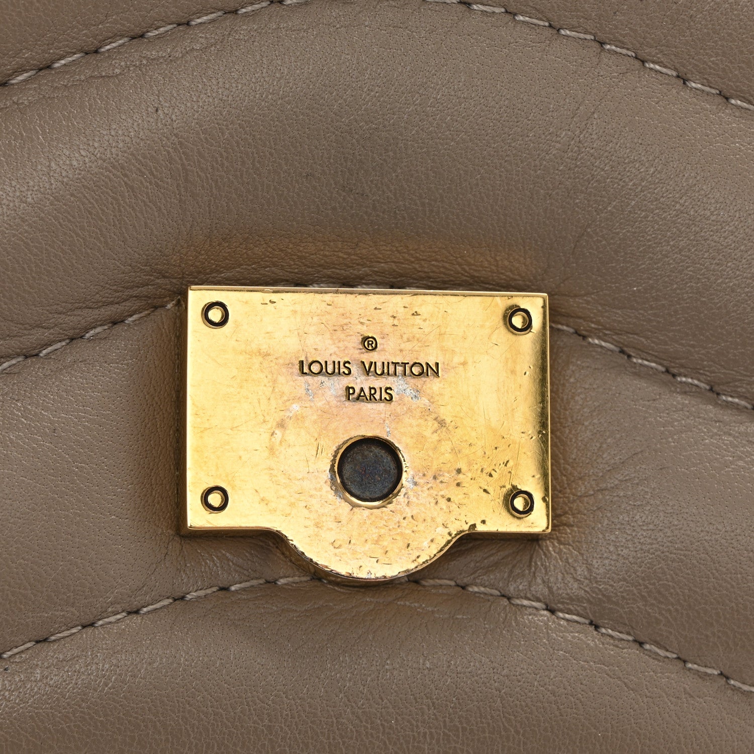 LOUIS VUITTON ビジネスバッグ グレー/ベージュ Louis Vuitton Calfskin Multipass Arizona Beige 1800344 – FASHIONPHILE