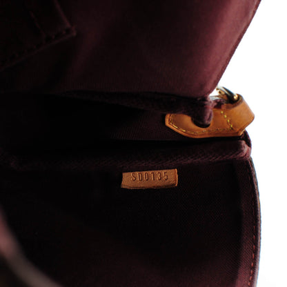Louis Vuitton Monogram Favorite MM 8 of 8