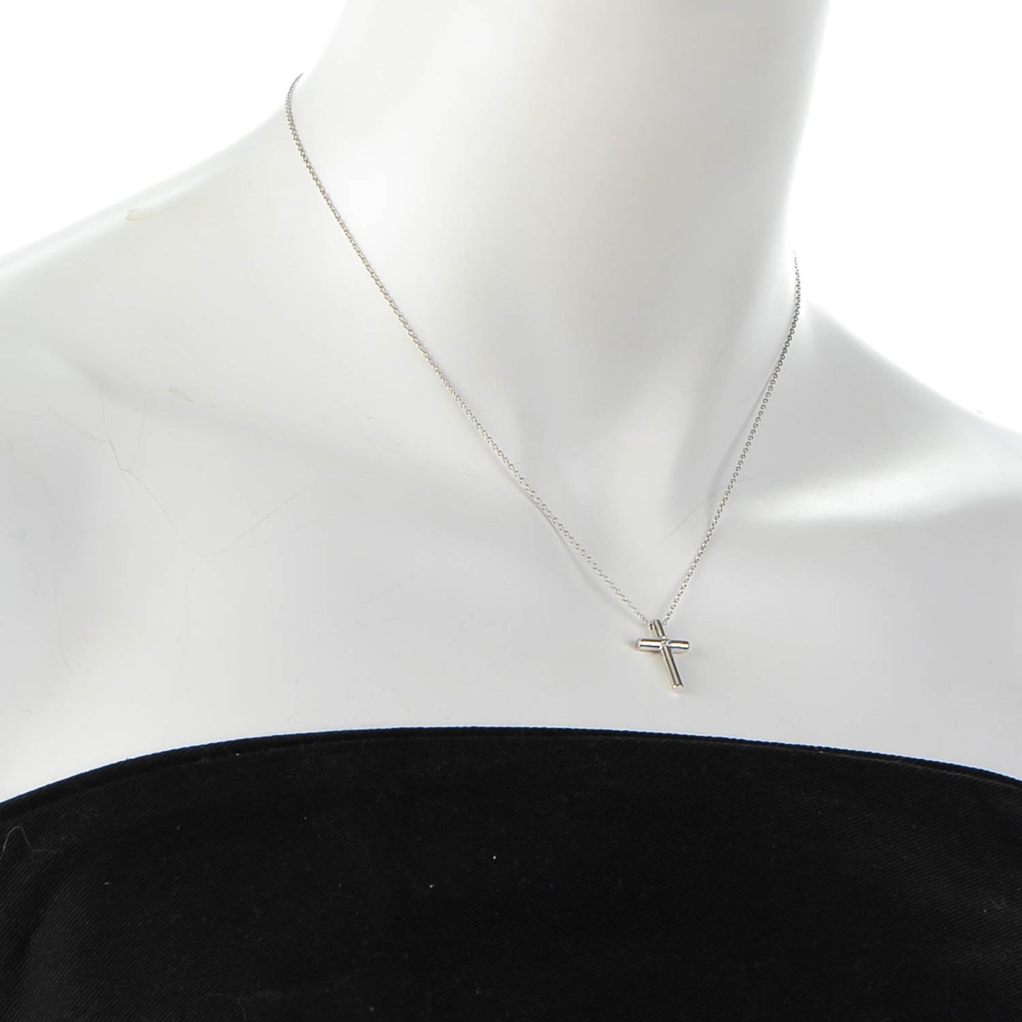 18K White Gold Diamond Cross Pendant Necklace