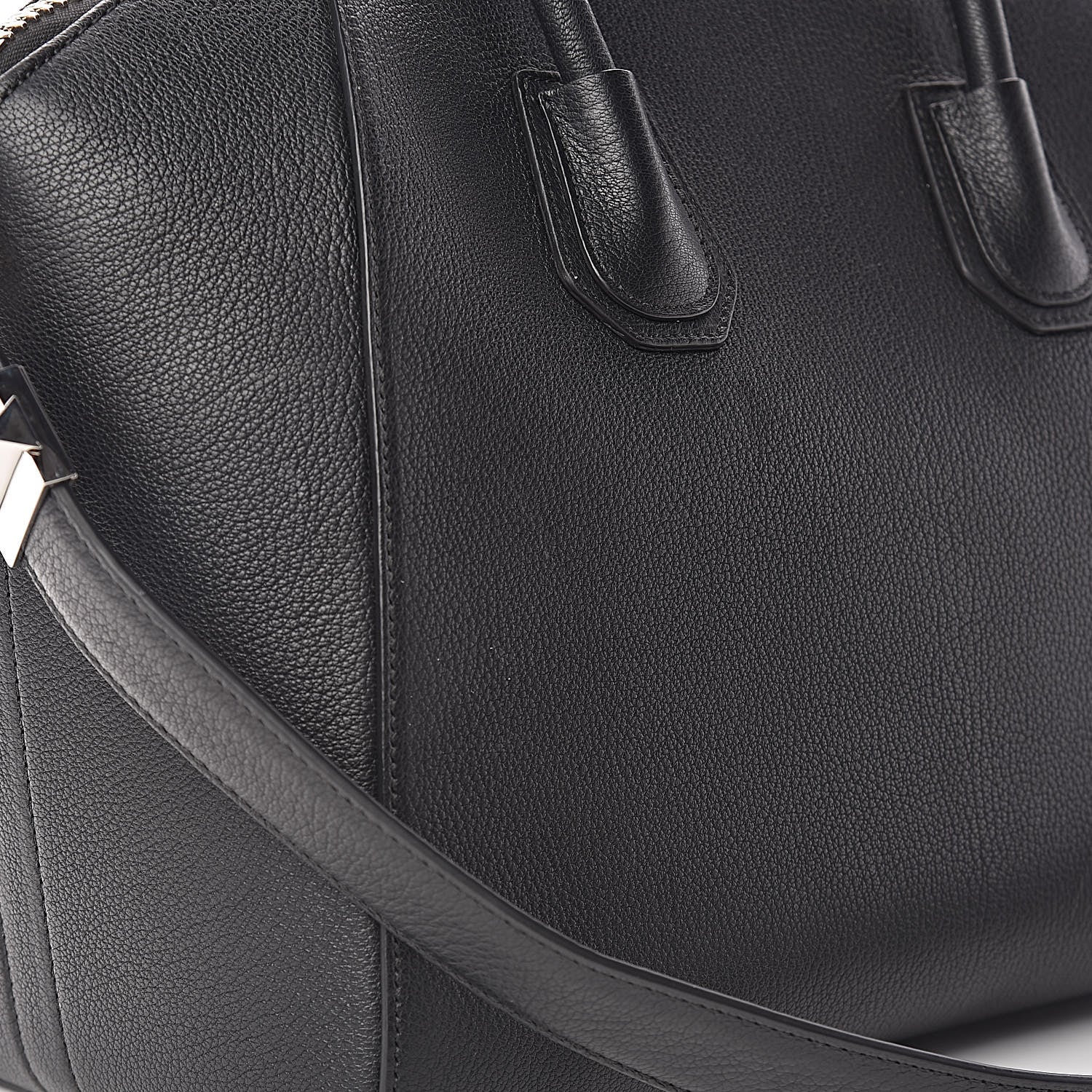 Givenchy Sugar Goatskin Medium Antigona Black 17 of 18