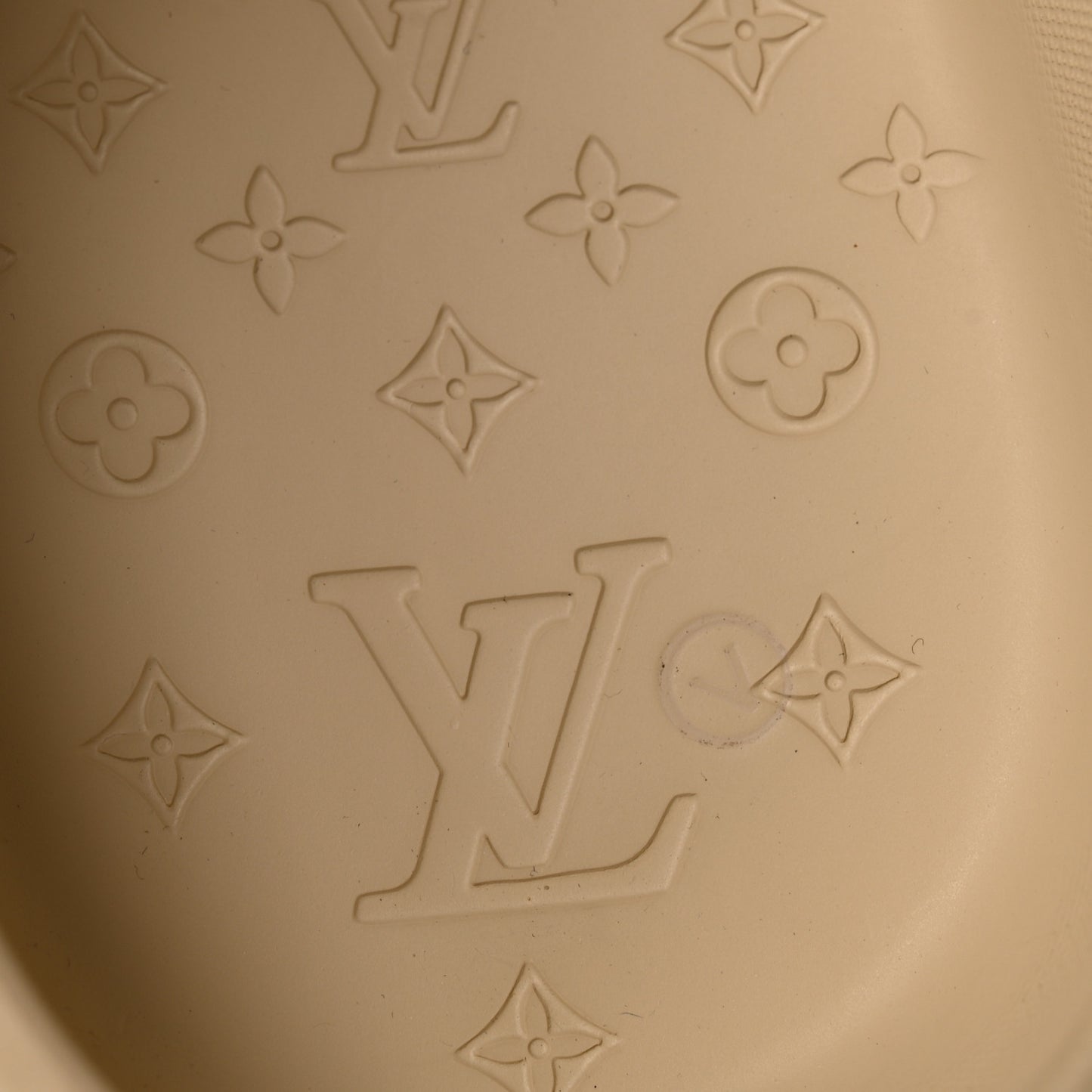 Rubber Mens LV Shark Clogs 11 Beige