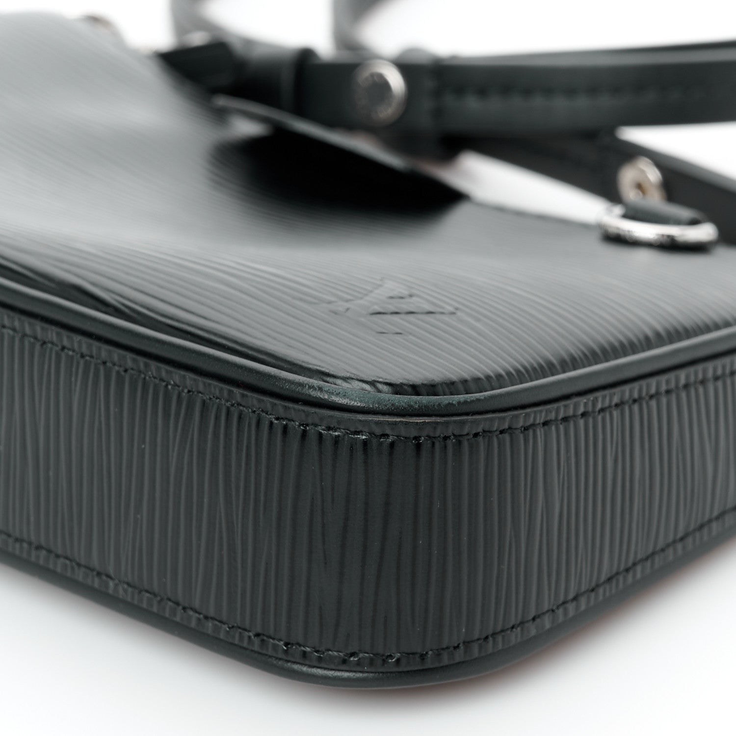 Louis Vuitton Epi Easy Pouch On Strap Black 9 of 10