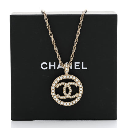 Chanel Pearl CC Round Pendant Necklace Gold 5 of 5