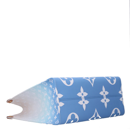 Louis Vuitton Monogram Giant By The Pool Onthego GM Blue 4 of 9