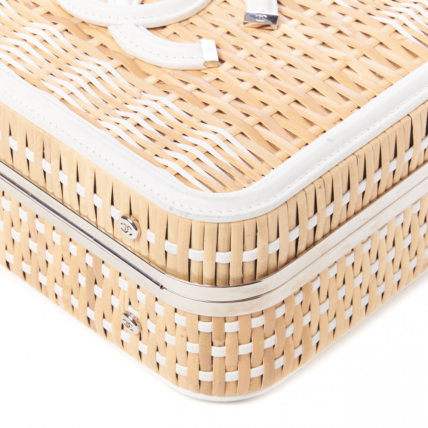 Chanel Raffia Calfskin CC Filigree Vanity Case White 4 of 10