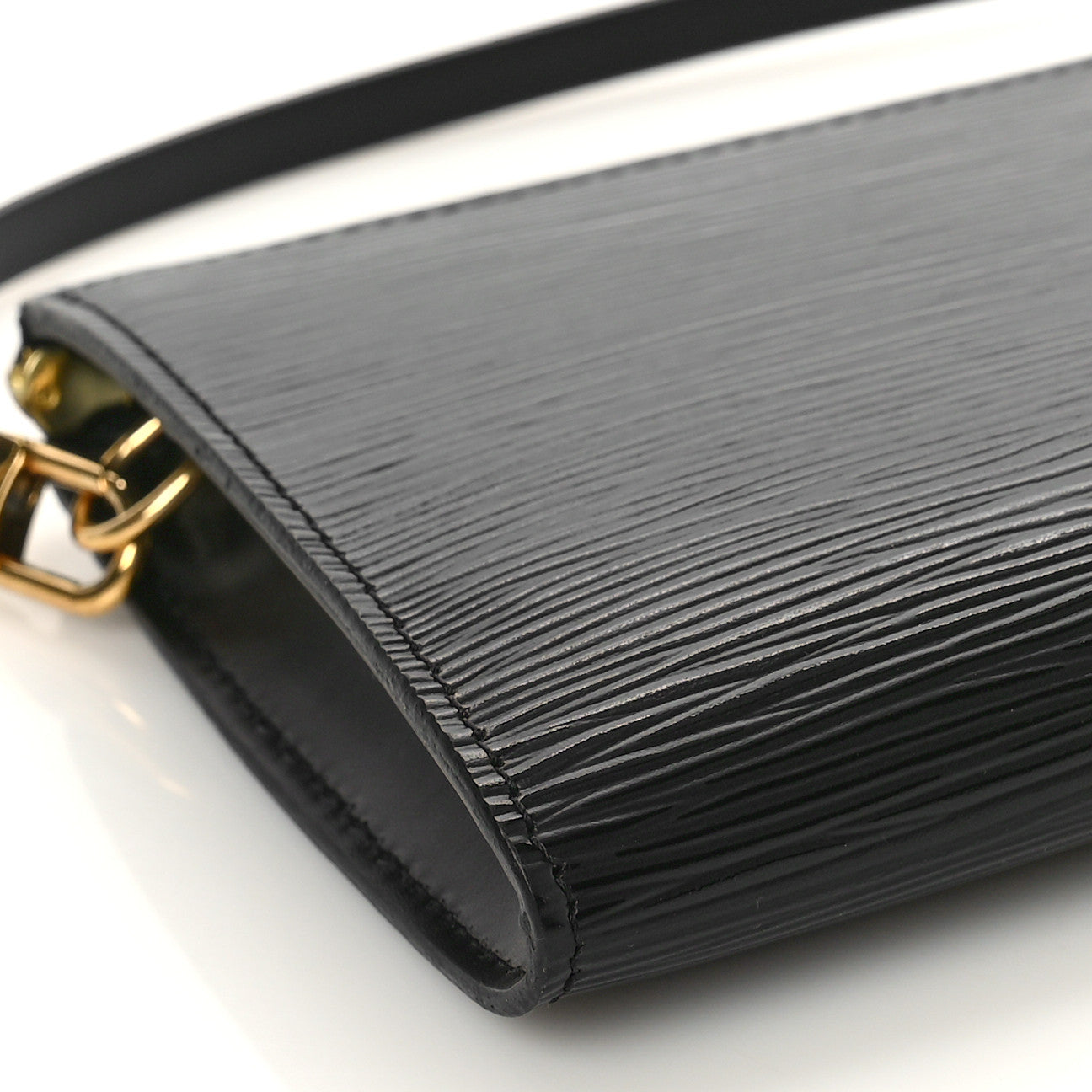 Epi Pochette Accessories 24 Black