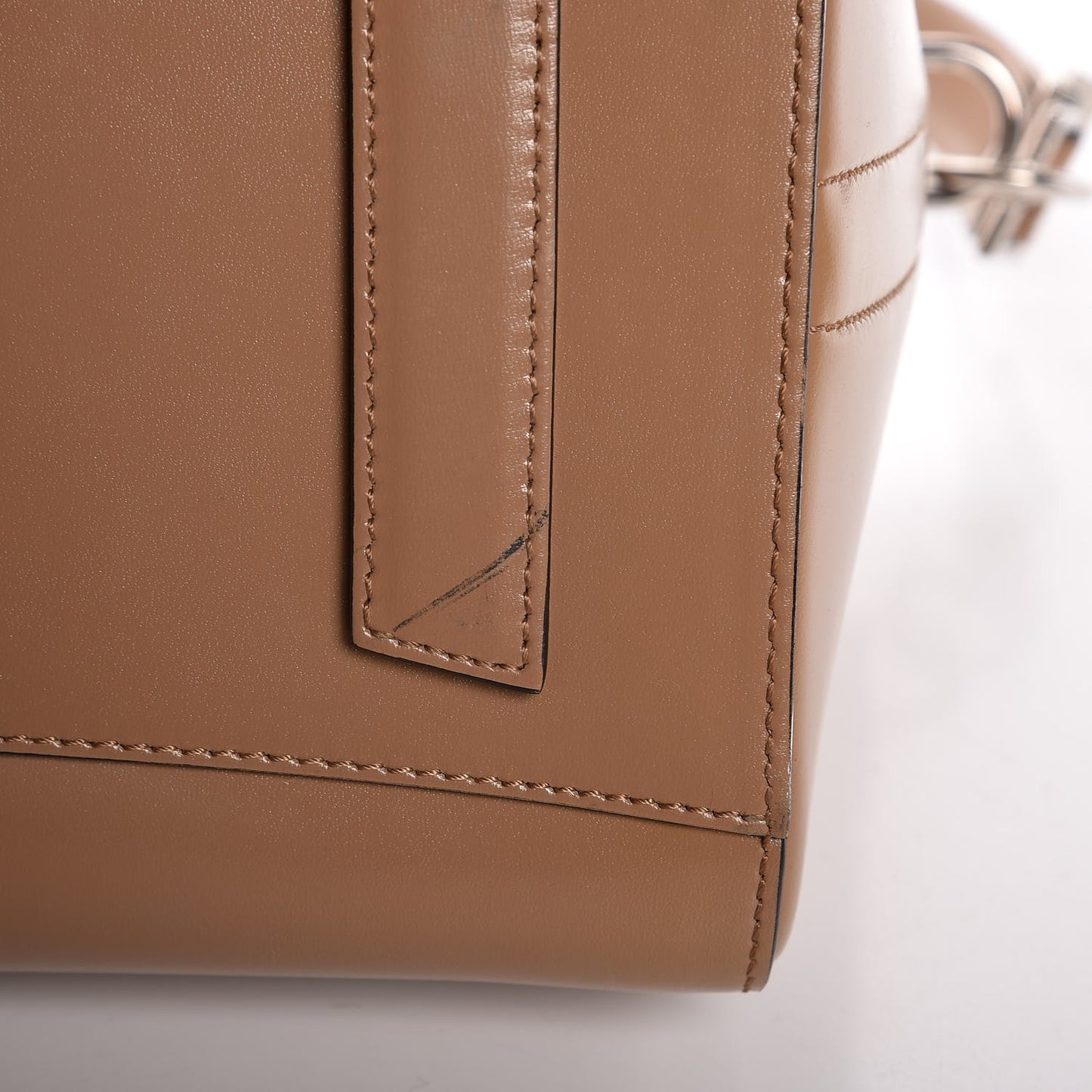 Shiny Lord Calfskin Medium Antigona Dark Beige