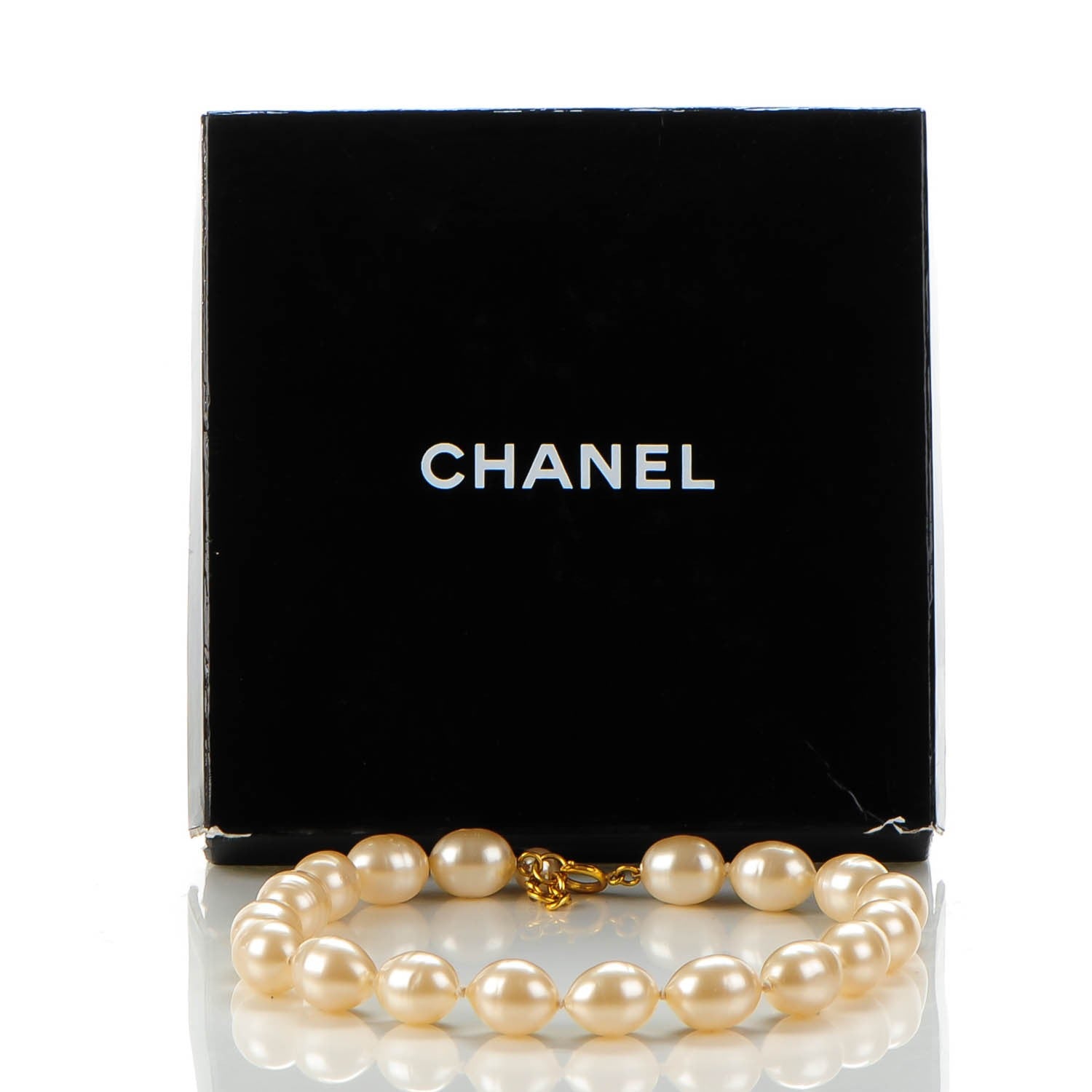 Chanel Irregular Pearl Necklace Gold 5 of 5