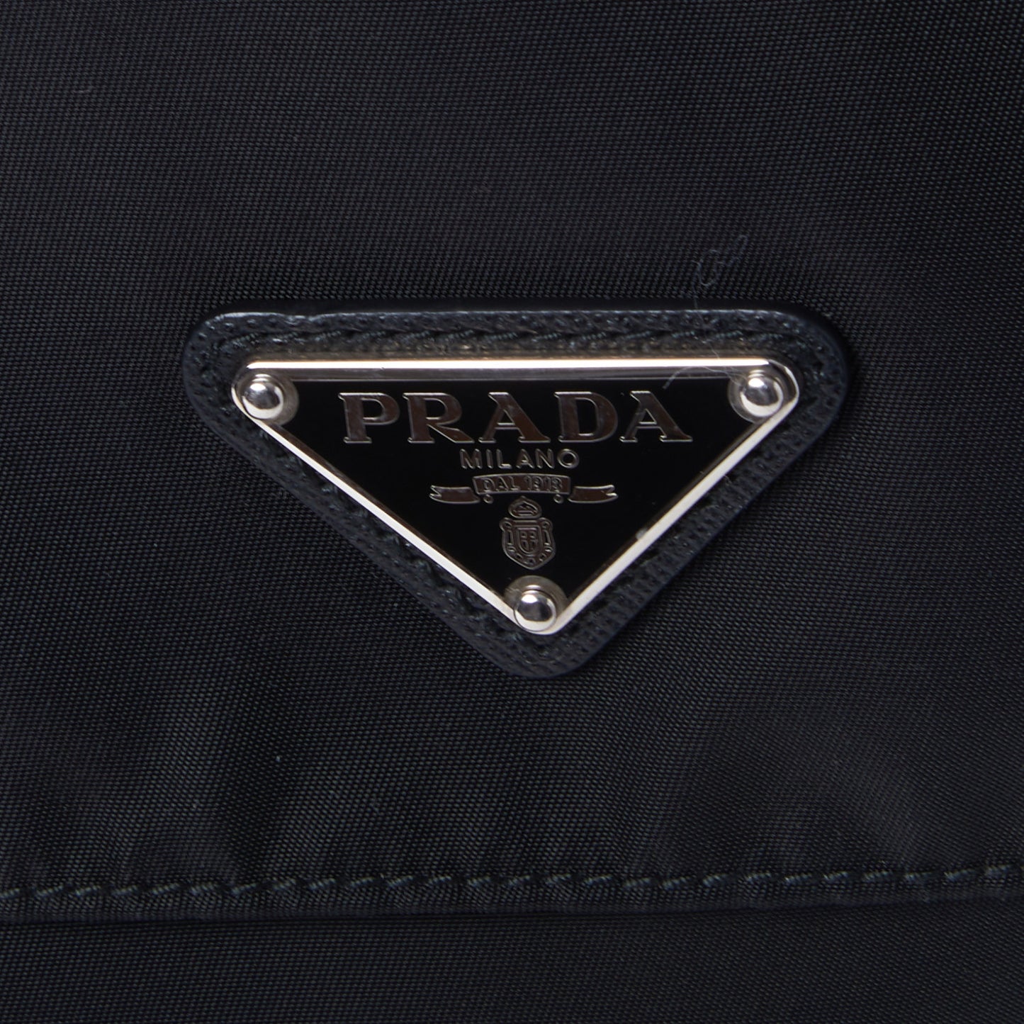Tessuto Nylon Saffiano Vela Messenger Bag Black