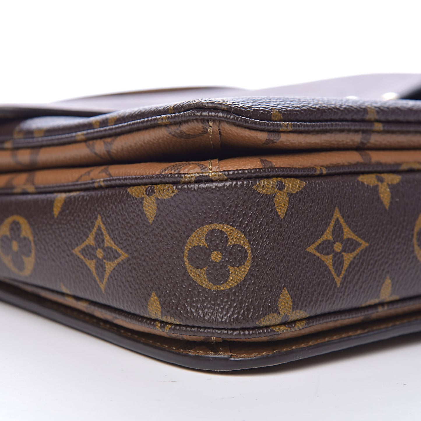 Reverse Monogram Pochette Metis