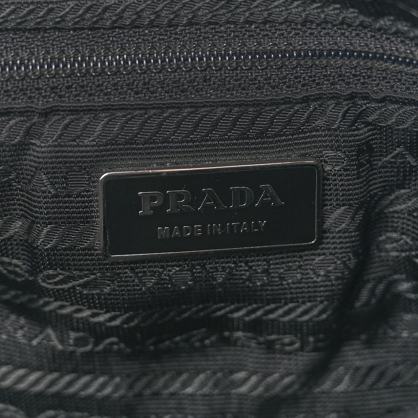 Nylon Vela Messenger Bag Black