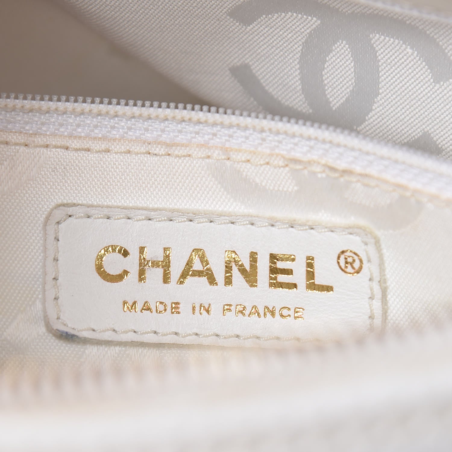 Chanel Grained Calfskin CC Shoulder Bag White 6 of 15