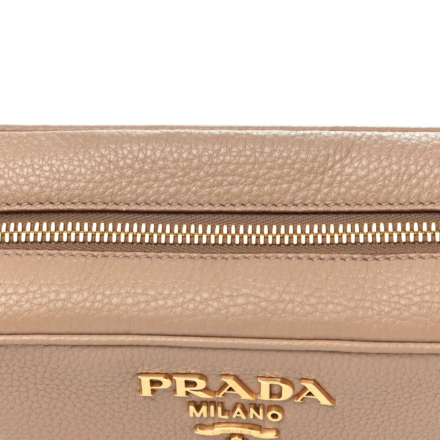 Vitello Daino Camera Crossbody Cammeo