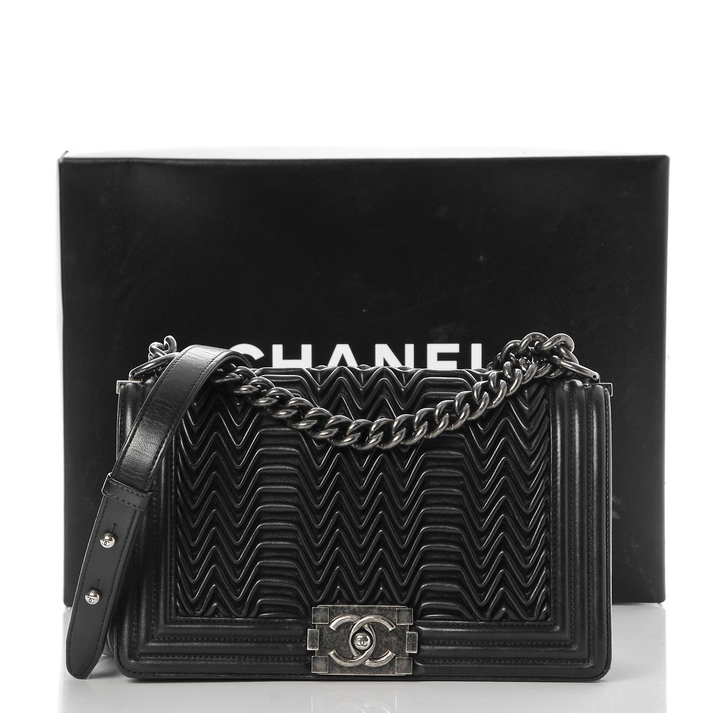 Lambskin Pleated Medium Boy Flap Black