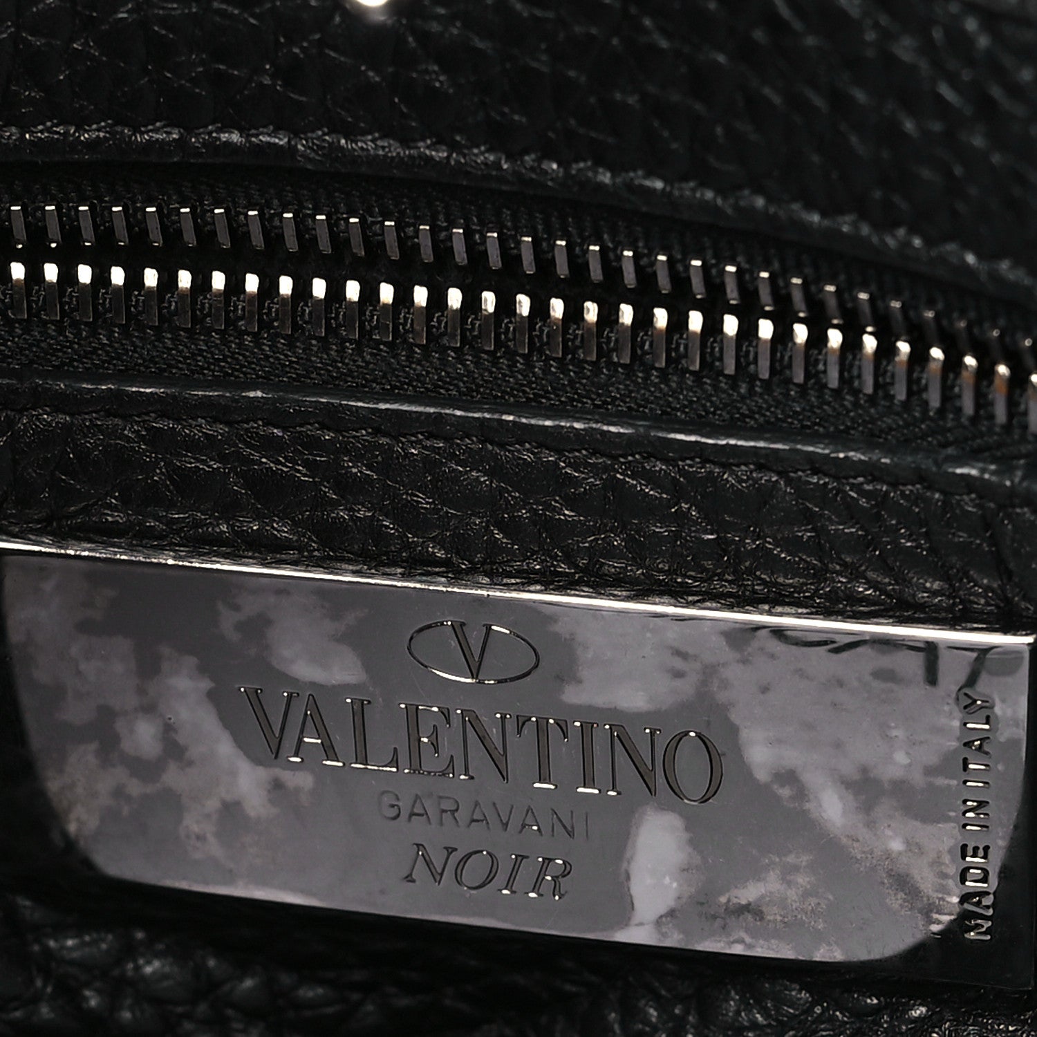 Valentino Garavani Grained Calfskin Onyx Medium Rockstud Rolling Tote Black 6 of 11