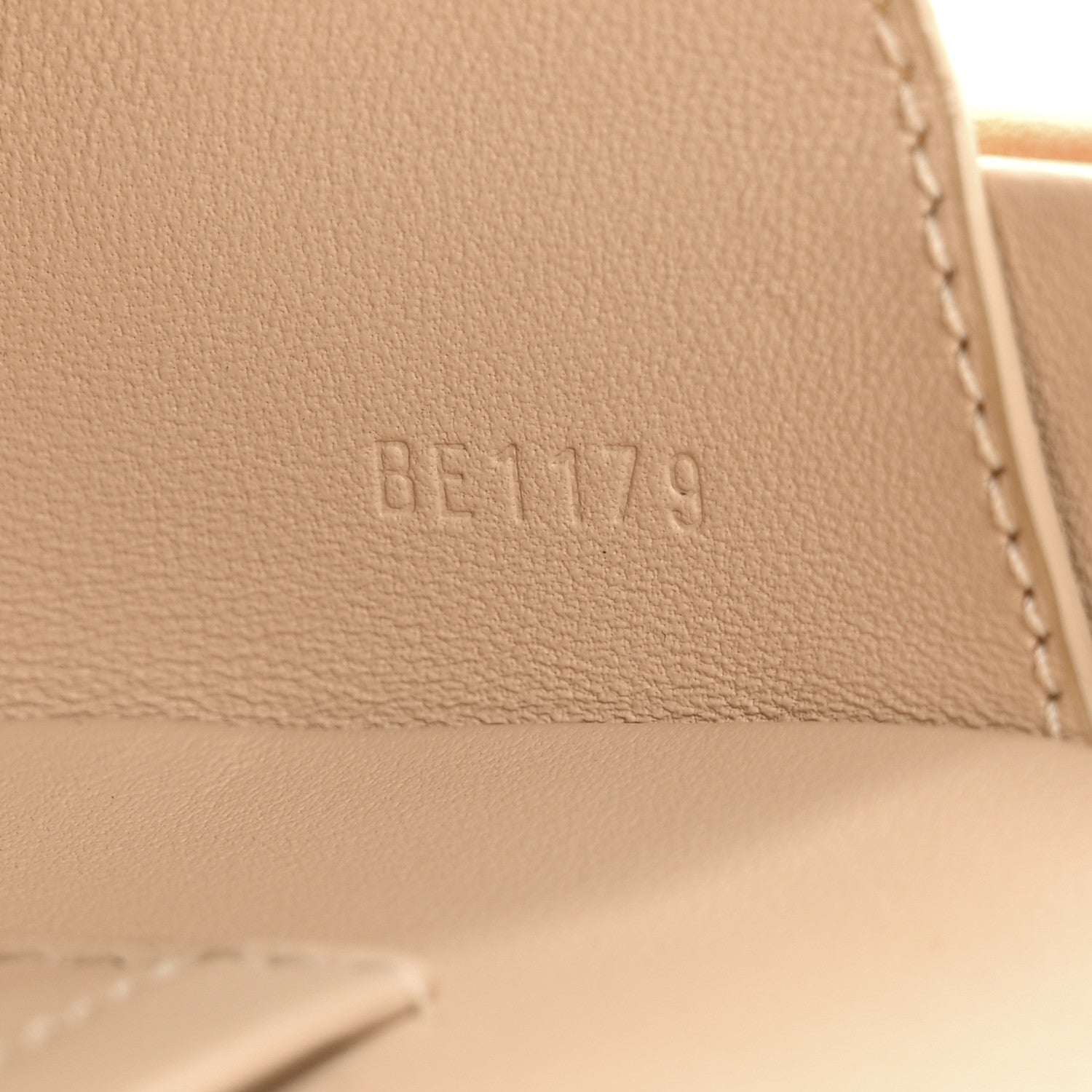 Louis Vuitton Monogram Petite Boite Chapeau 7 of 11