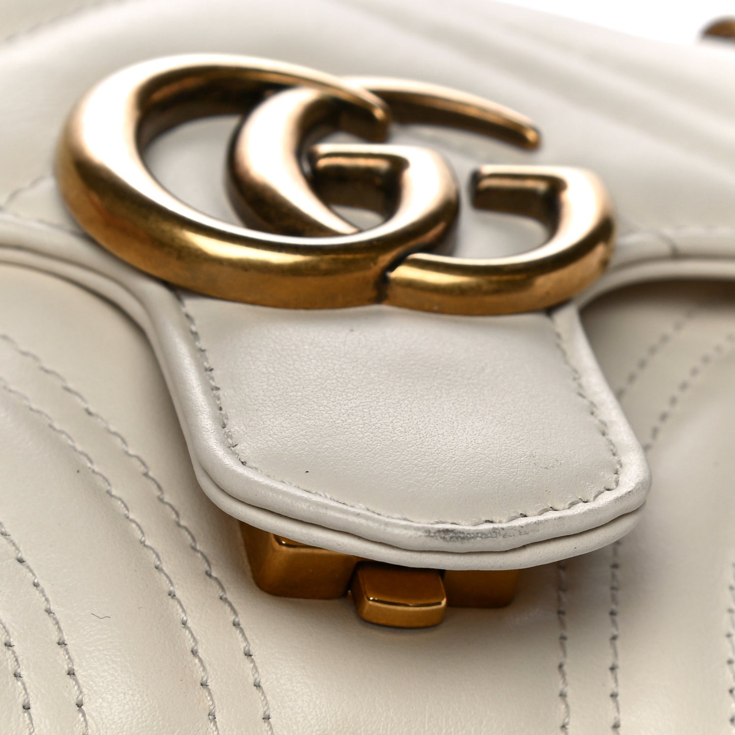 Calfskin Matelasse Mini GG Marmont Shoulder Bag White
