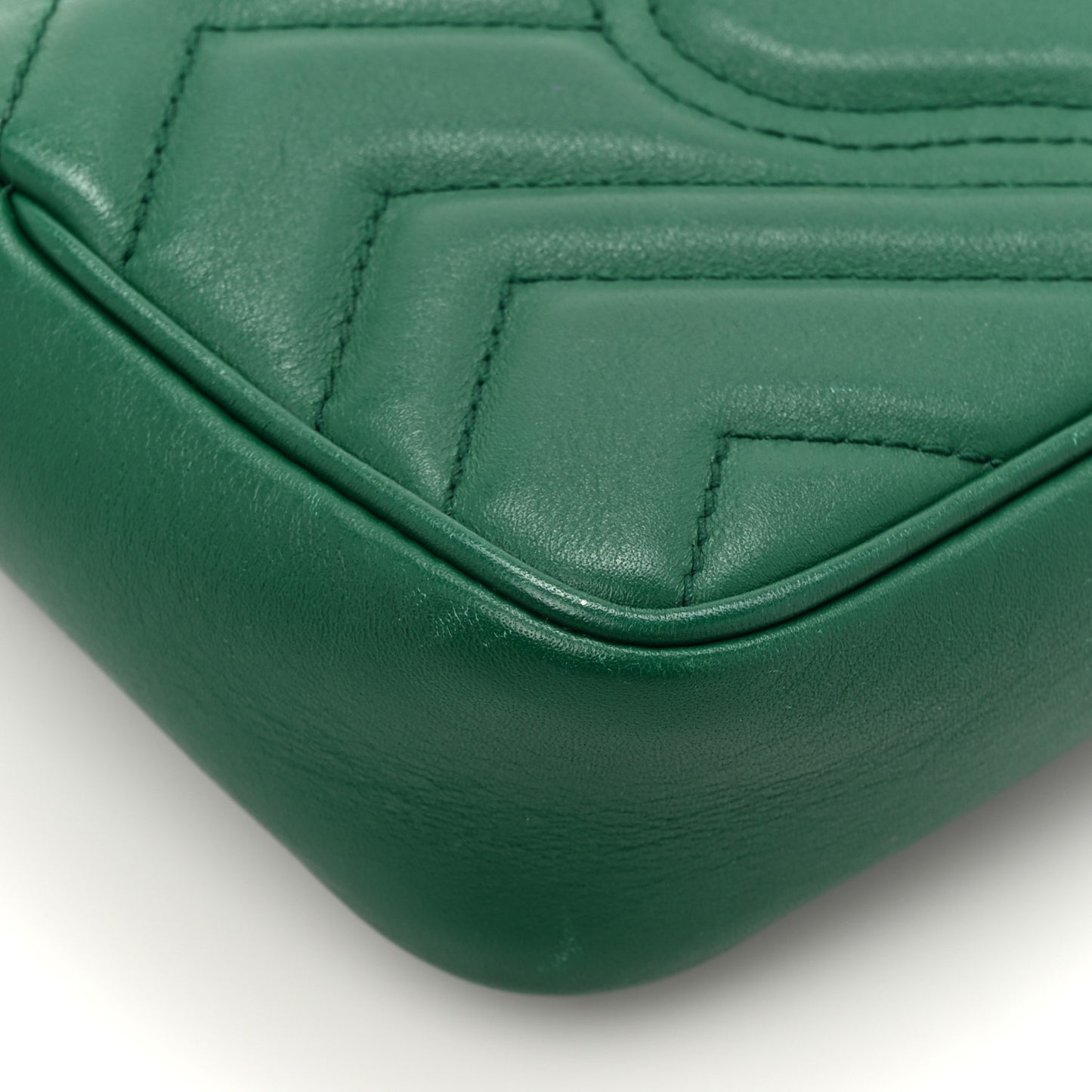 Calfskin Matelasse Super Mini GG Marmont Shoulder Bag Emerald Green