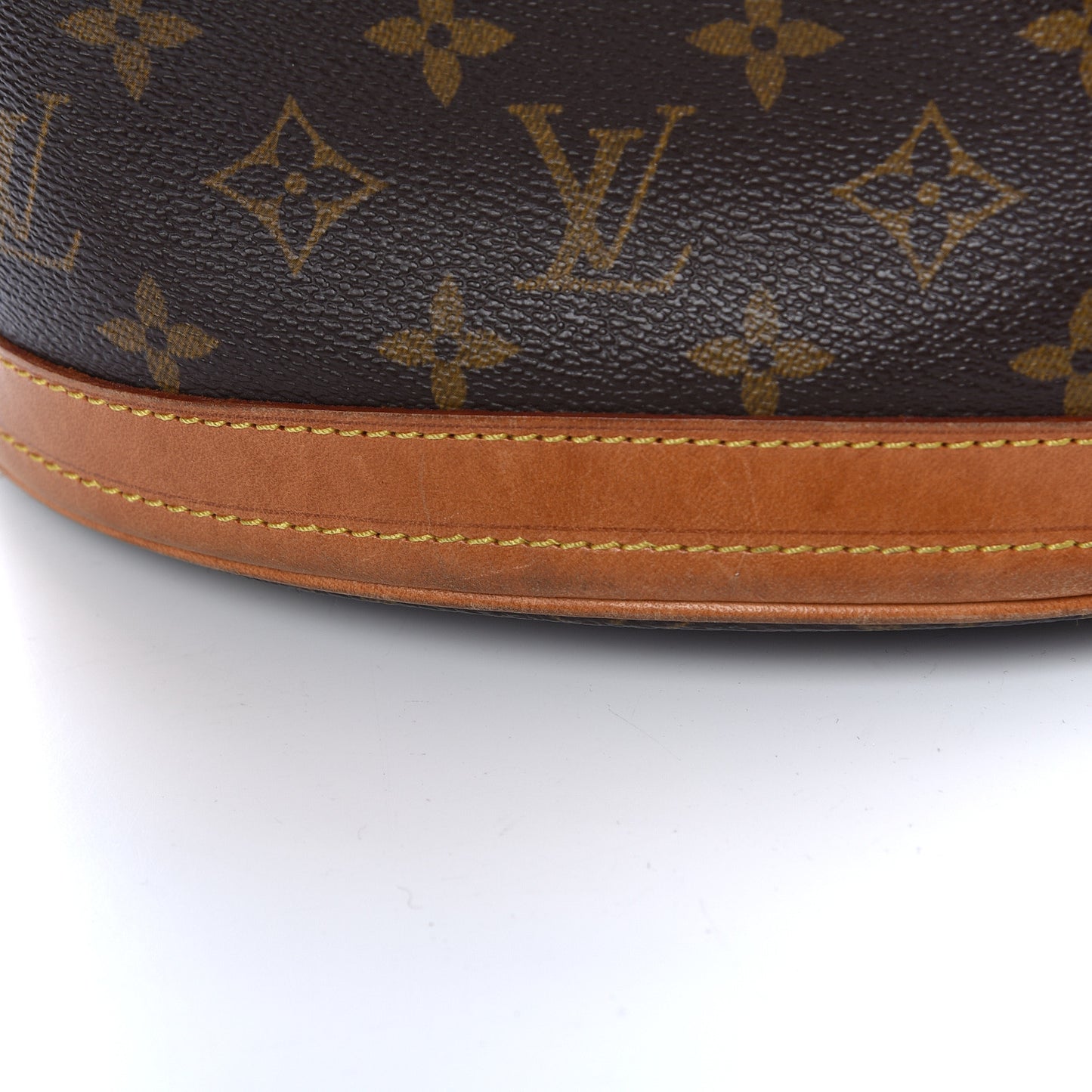 Monogram Petit Bucket 23
