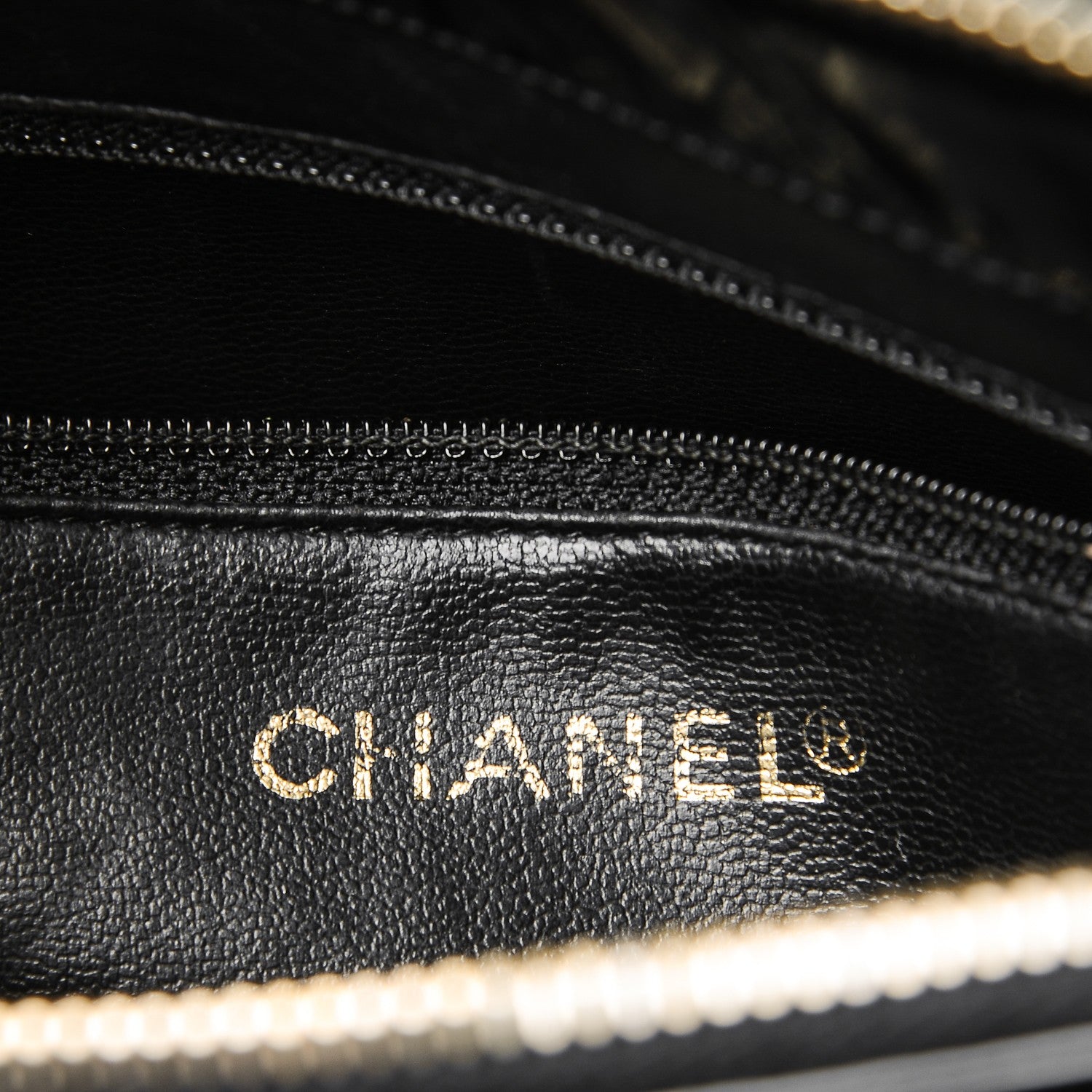 Chanel Patent CC Shoulder Bag Black 6 of 7