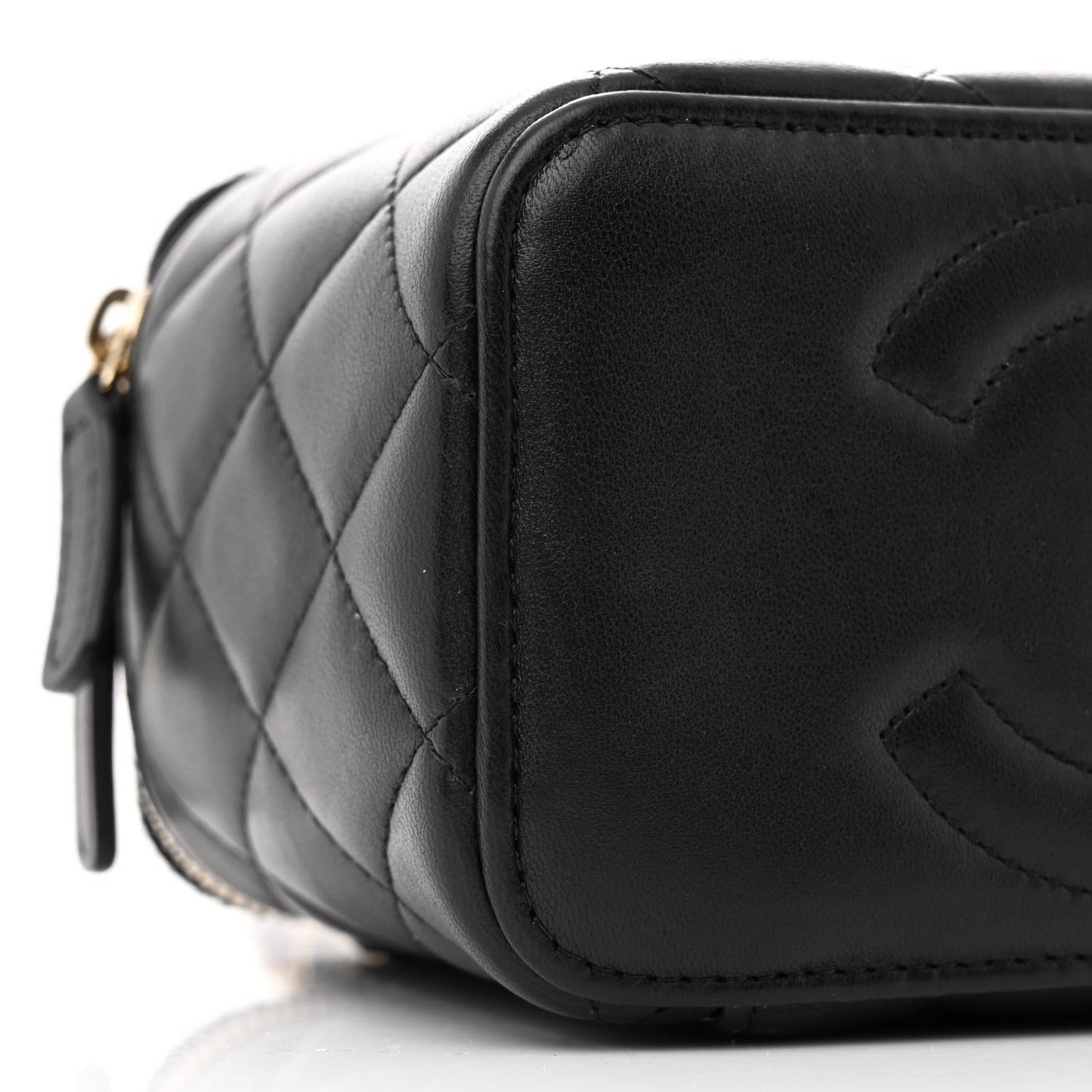 Lambskin Quilted Small Top Handle Vanity Case With Chain Black