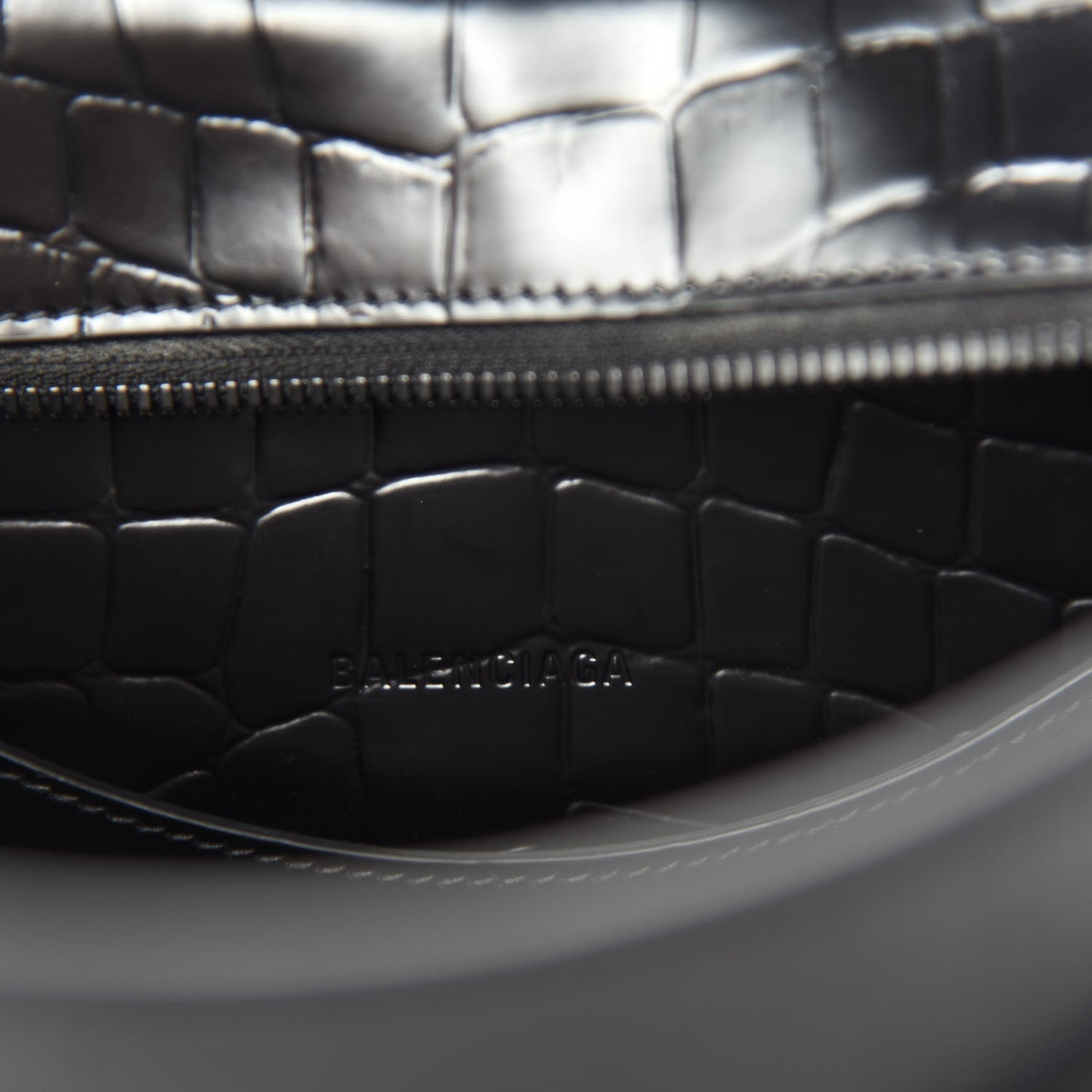 Semi Shiny Calfskin Crocodile Embossed Neo Classic Black Hardware S City Black