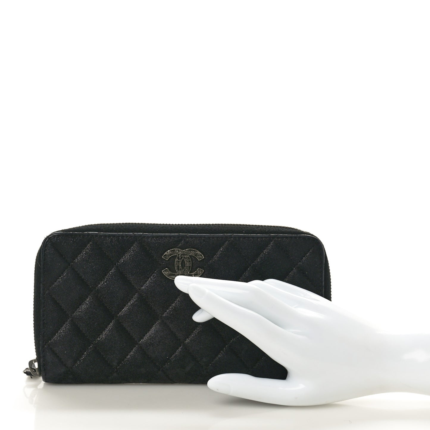 Iridescent Lambskin Quilted CC Long Zipped Wallet Black