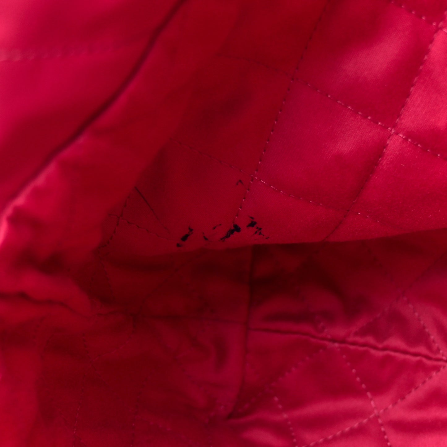 Shiny Calfskin Quilted Small Chanel 22 Fuchsia