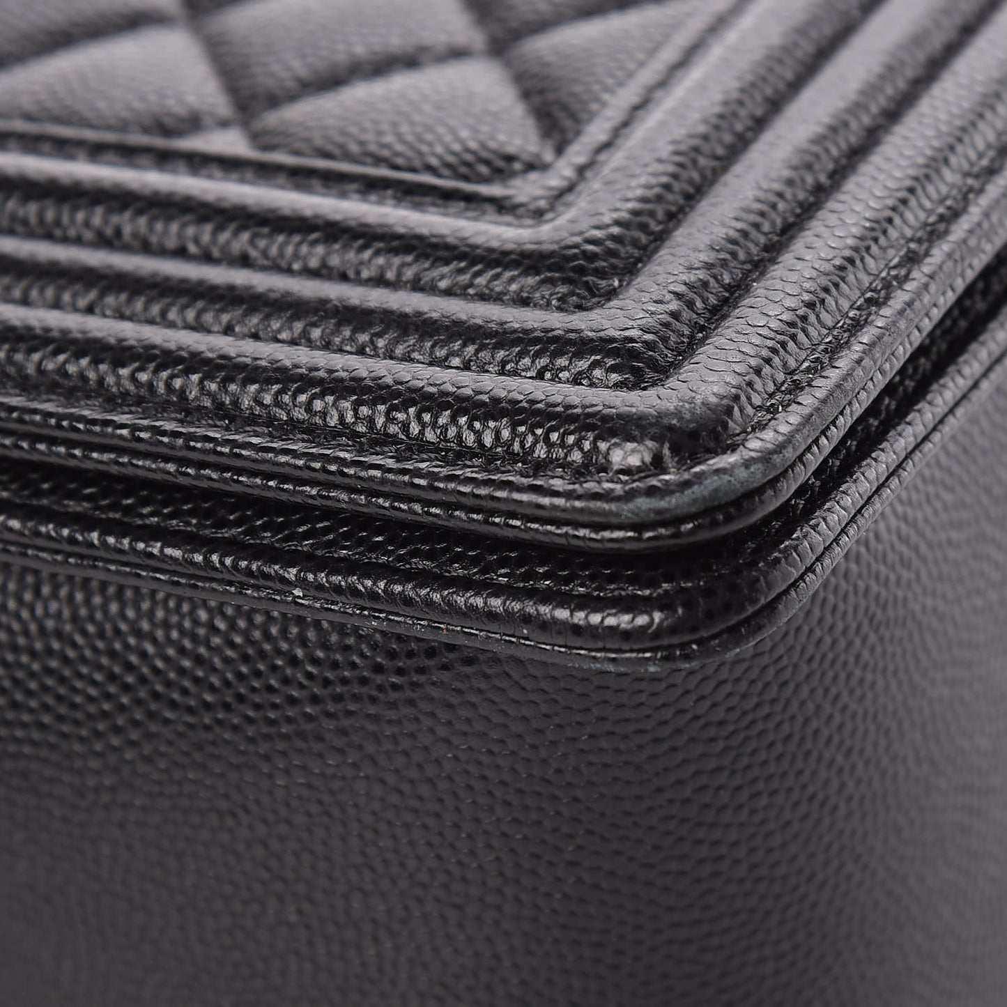 Caviar Quilted New Medium Boy Flap Black