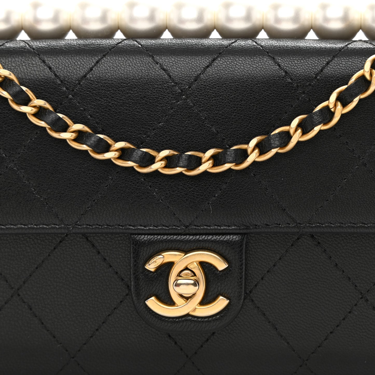 Goatskin Quilted Chic Pearls Clutch With Chain Black