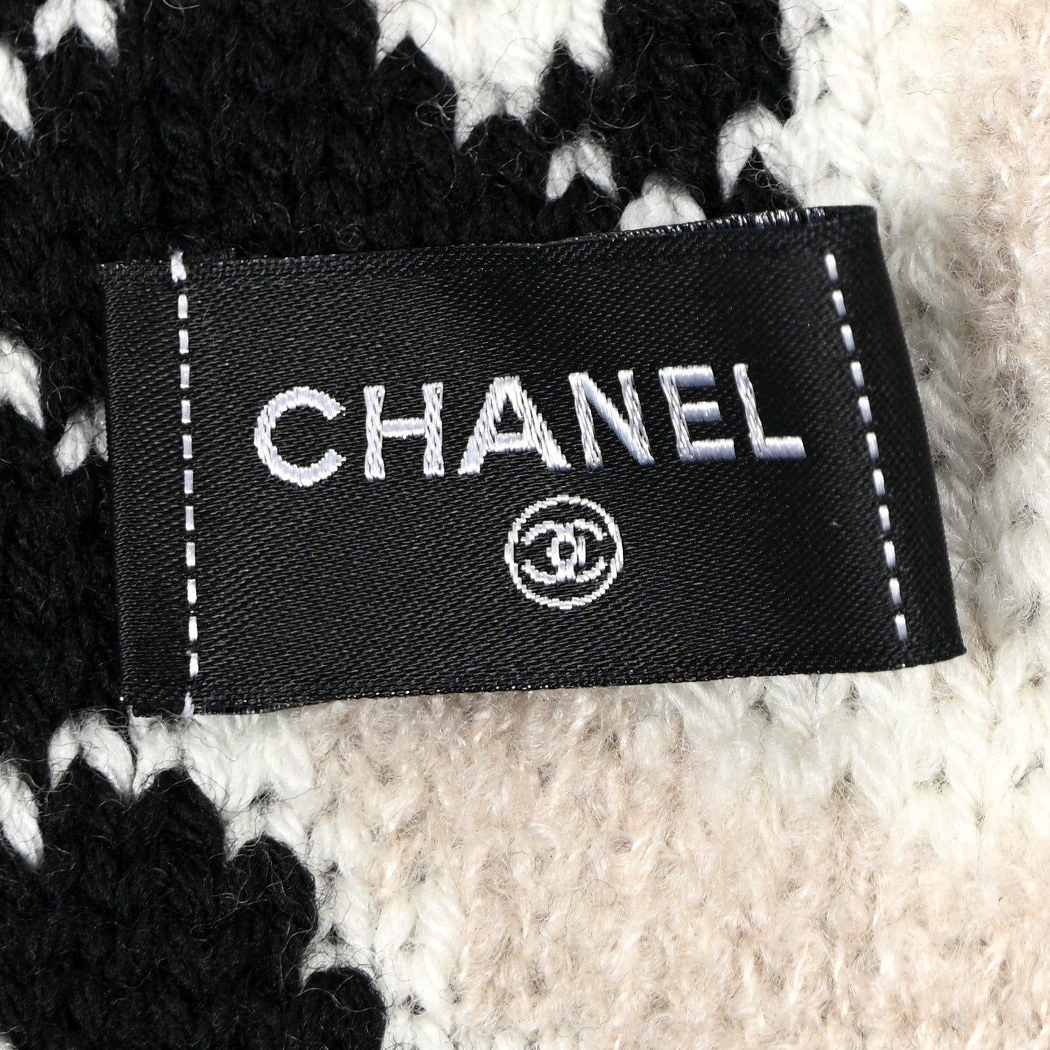 Chanel Wool Cashmere Silk CC Scarf Beige Black White 3 of 5