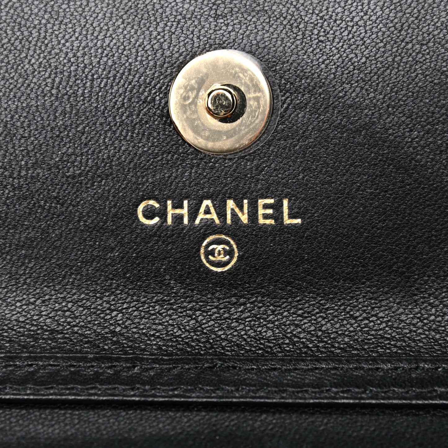 Lambskin Quilted Zirconium Clutch With Chain Black