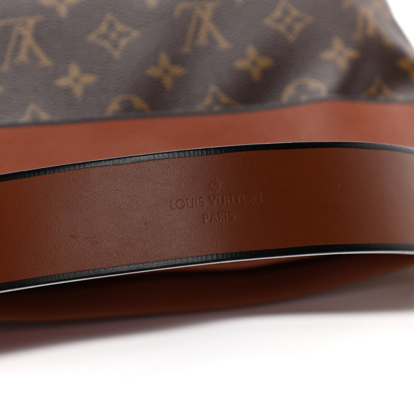Monogram Tuileries Besace Caramel Rouge