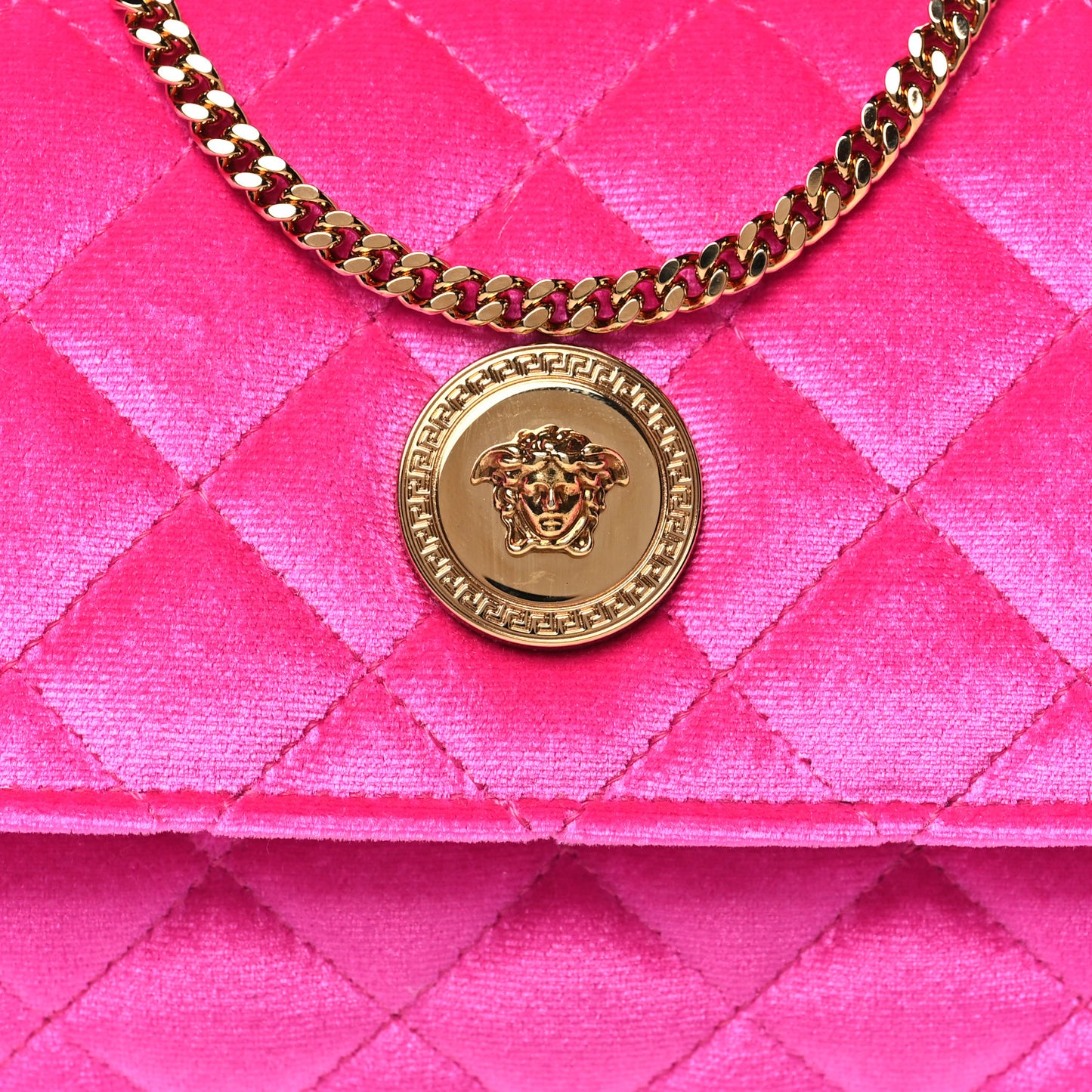 Velvet Quilted Medusa Wallet On Chain Pink