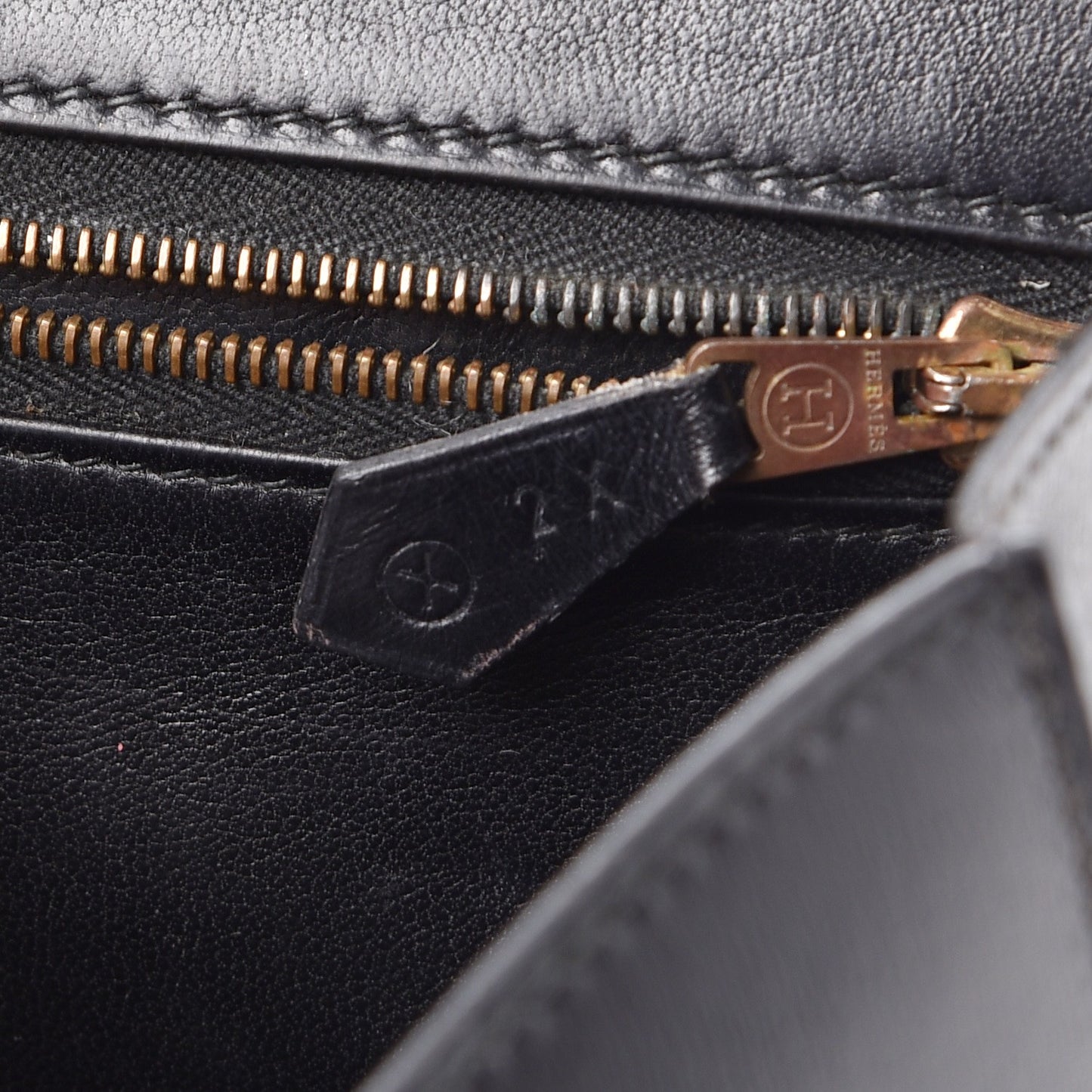 Box Constance 23 Black