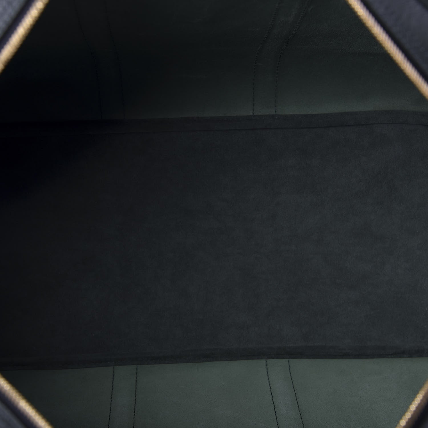Louis Vuitton Taiga Kendall GM Epicea 4 of 14