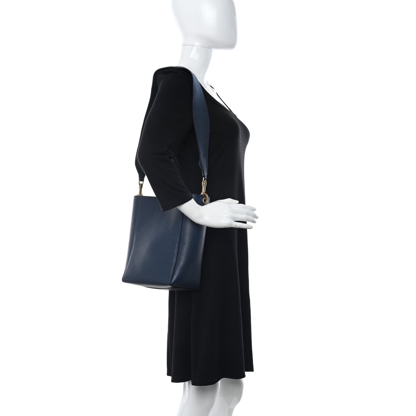 Soft Grained Calfskin Small Sangle Bucket Bag Navy
