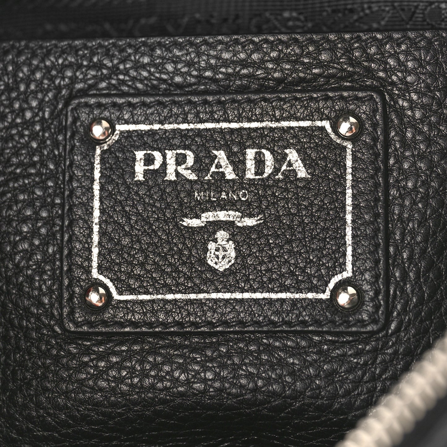 Vitello Phenix Hobo Black